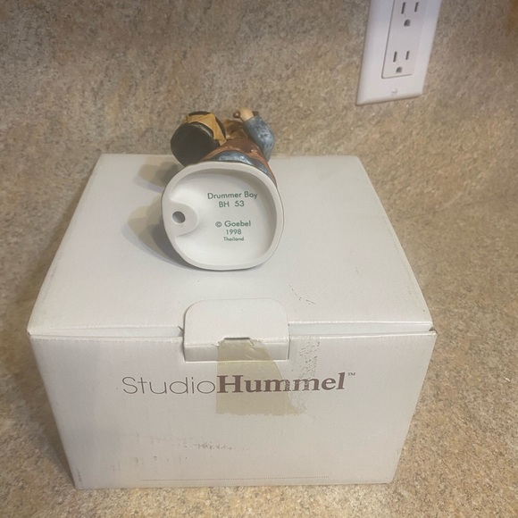 Studio Hummel - Picture 4 of 5